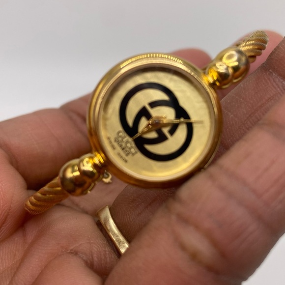 Gucci Bangle Watch 2047L Quartz Watch - Picture 6 of 12